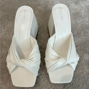 Circus by Sam Edelman White Knotted Sandals